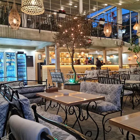 게스트하우스 Vromos 3*