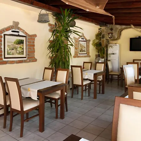 게스트하우스 Vromos 3*