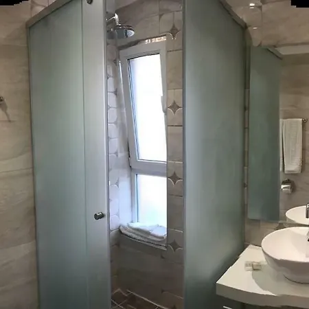 게스트하우스 Vromos 3*