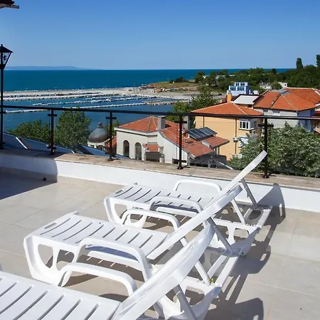 بيت ضيافة Vromos